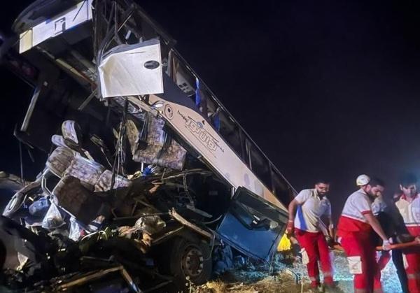 2 کشته و 57 مجروح در واژگونی اتوبوس اراک ، بروجرد