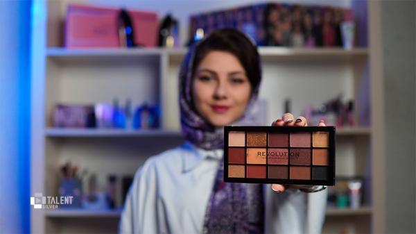 بررسی پالت سایه رولوشن مدل Velvet Rose؛ رنگ های گرم و جذاب آنالیز پالت سایه رولوشن مدل Velvet Rose؛ رنگ های گرم و مجذوب کننده